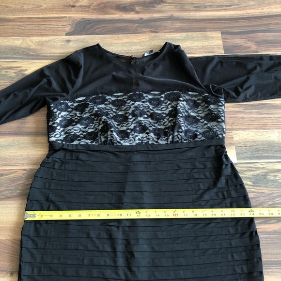 BNWT Laura Plus dress - Picture 7 of 9